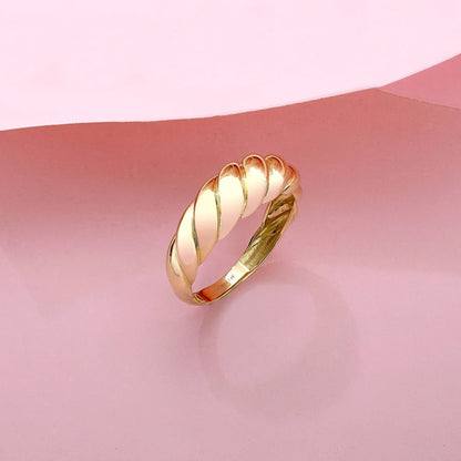 Croissant Ring | Gold